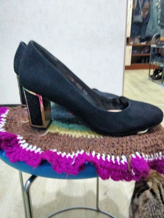 Продам женские туфли