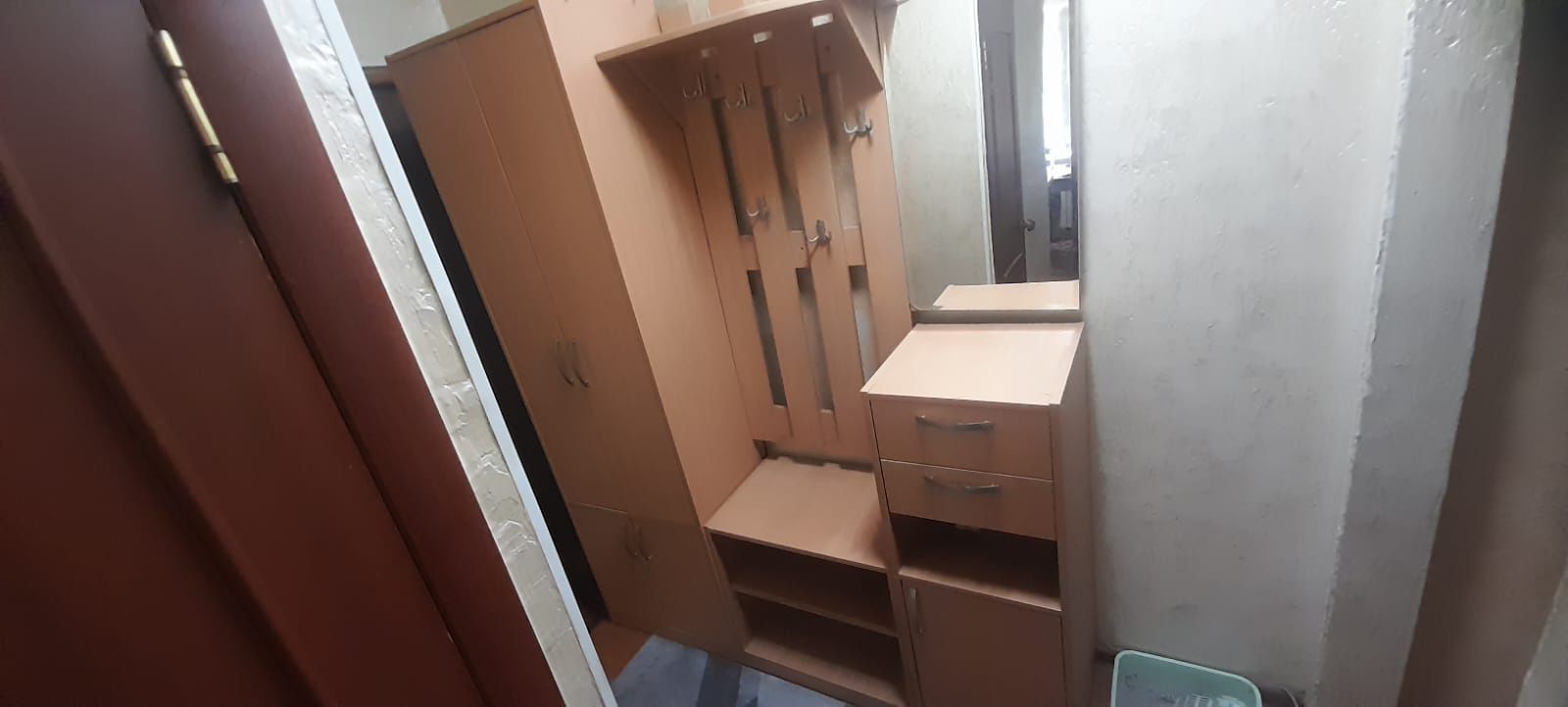 Срочно продам  прихожую