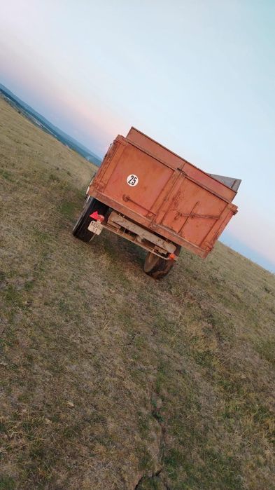 De vânzare remorcă 8 tone