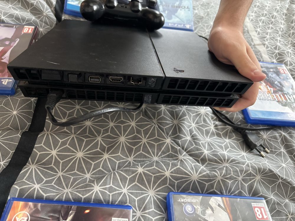 OFERTA! Playstation 4 + 6 jocuri + 2 controlere