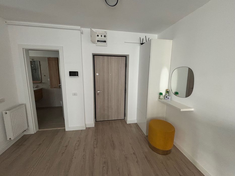 Inchiriez studio cu 2 camere + loc de parcare subteran Tomis Park