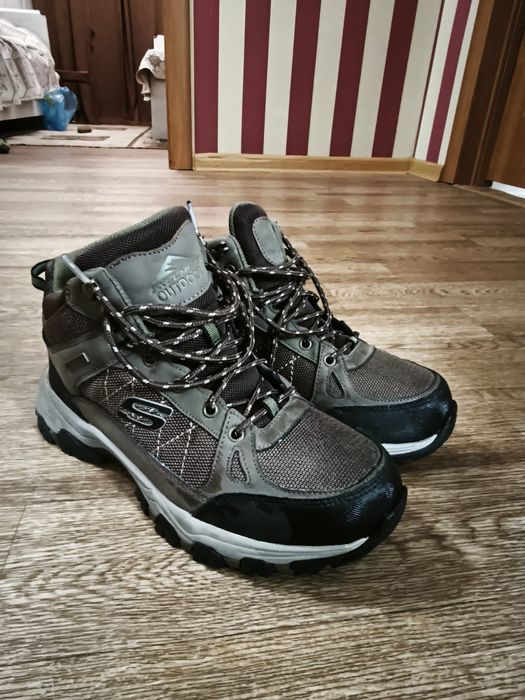 Зимние кроссовки Skechers