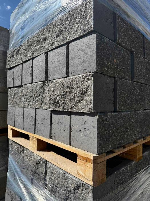 Огради от бетонови тухли блокчета имитиращи дялан камък