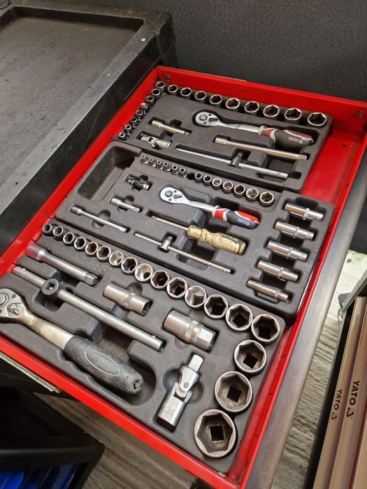 Dulap yato 6 sertare cu scule plus pistol impact yato