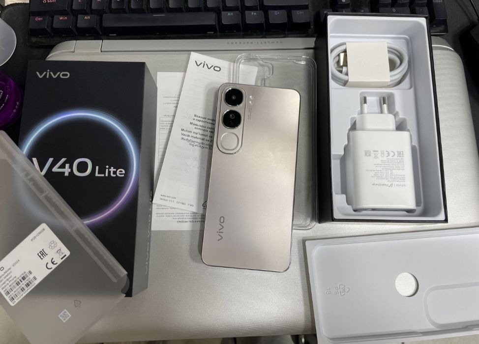 Vivo V40 Lite 256 гиговый.