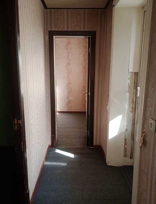 В Алмазарском р.возле 28 школы,сдается 3х комн.квартира