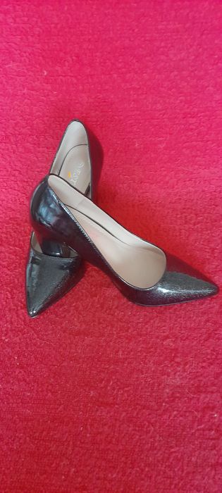 Pantofi eleganți,nr.37,absolut noi.