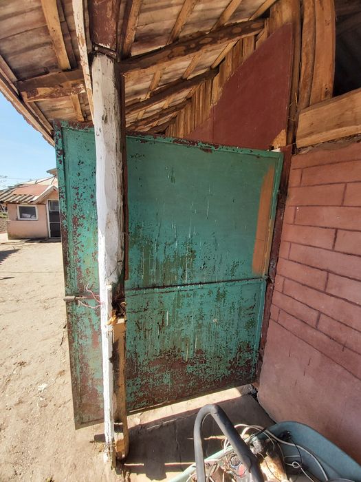 Vand 2 porti din fier vechi