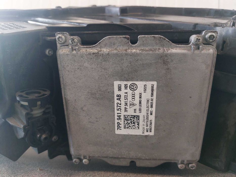 Десен оборудван фар за Audi Q7 4M 2015-2019 с номер 4M0.941.033.A