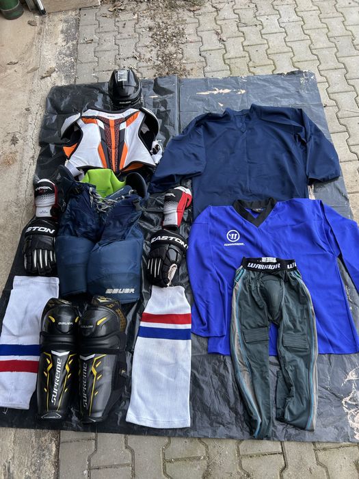 Продавам пълна хокейна екипировка – размер M, леко използвана