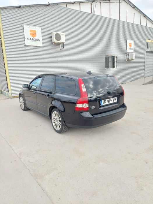 Vând Volvo v50 Intretinut
