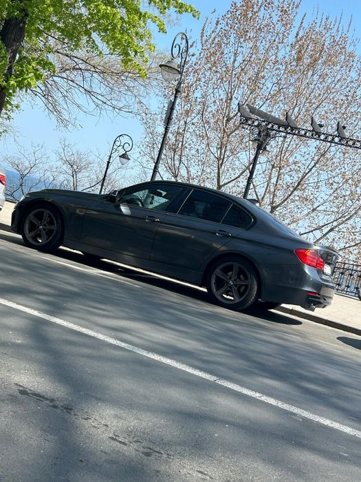 Vând BMW f30 2012 320d