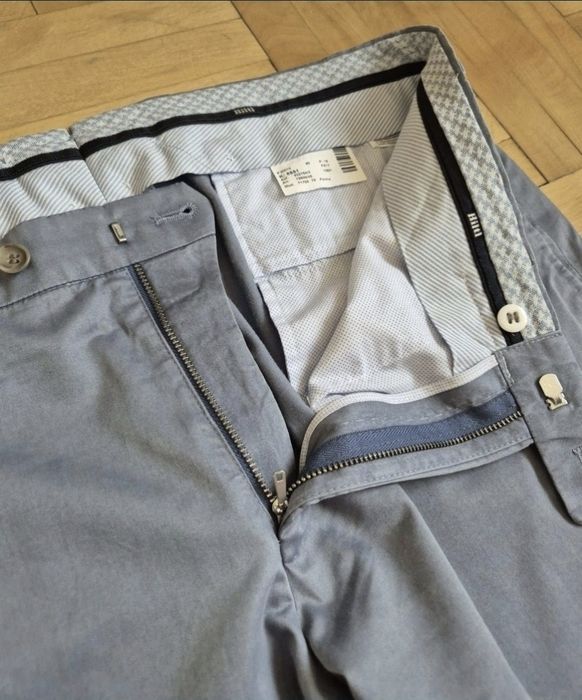 Hiltl - Pantaloni de bărbați, Model: Peaker S Business Chino, Sky - 52