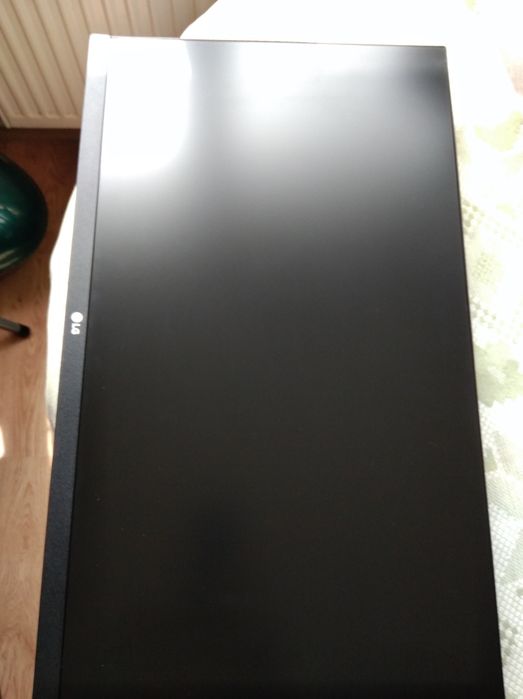 Monitor LG full HD pentru piese