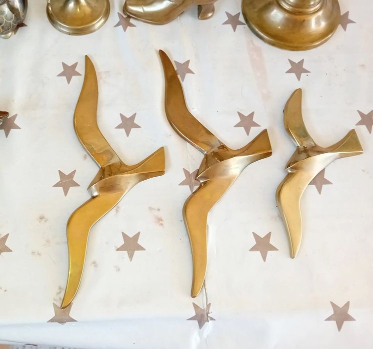 Păsări vechi din bronz