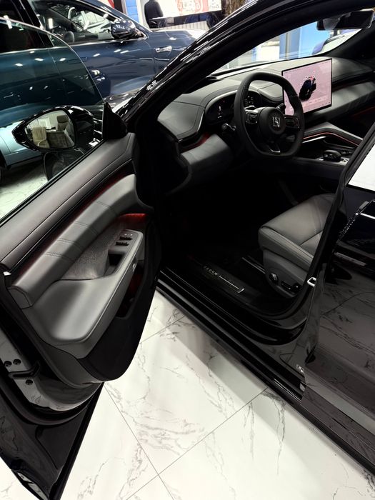 Zeekr 001 z sport Full