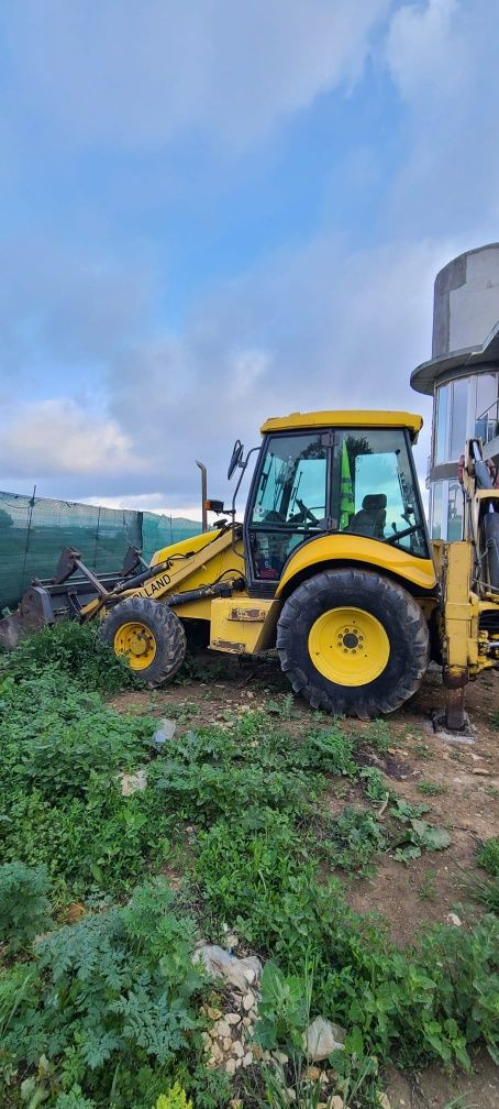 NEW Holland de vânzare Buldoexcavator