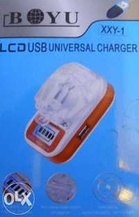 Универсално зарядно устройство за батерии с LCD