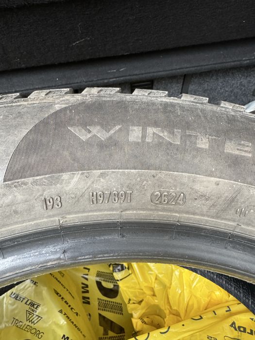 Две зимни гуми PIRELLI Powergy winter