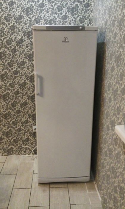 Продам морозильную камеру