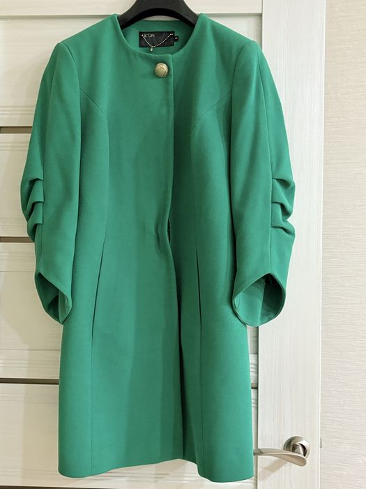 Продам пальто весна 46 размер