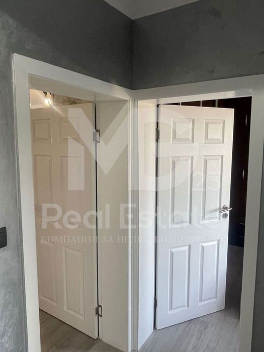 Продава се Тристаен апартамент в Пловдив, Коматевски възел - 101 кв.м за 1981 €/кв.м - Снимка #7