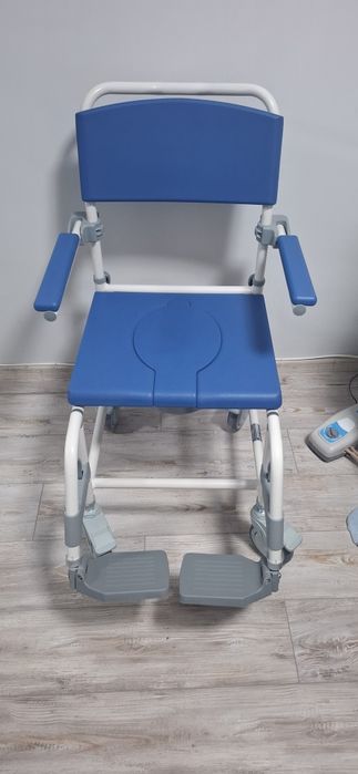 Тоалетен стол нов