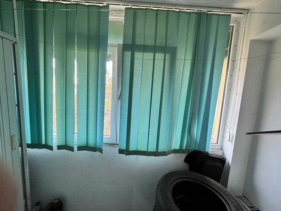 Vând apartament mobilat de  2 camere – Zona Banat