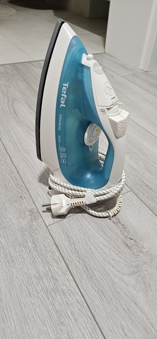 Vand fier de calcat Tefal