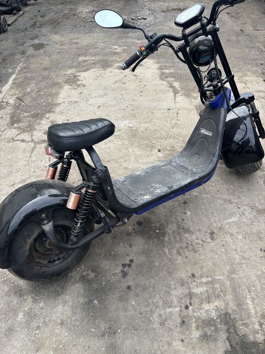 Vand scuter electric