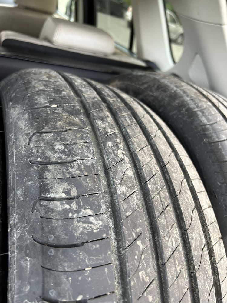 Goodyear EfficientGrip Performance 2 215/55 R17