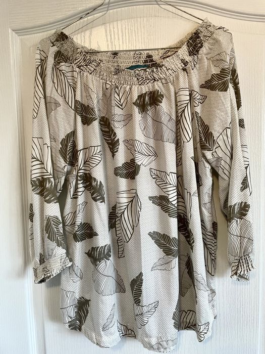 Дамски блузи с набор на деколтето памучни