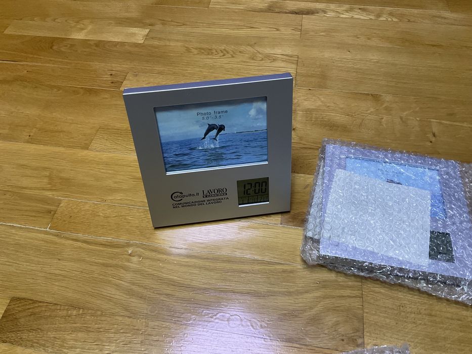 Ceas cu rama foto si termometru