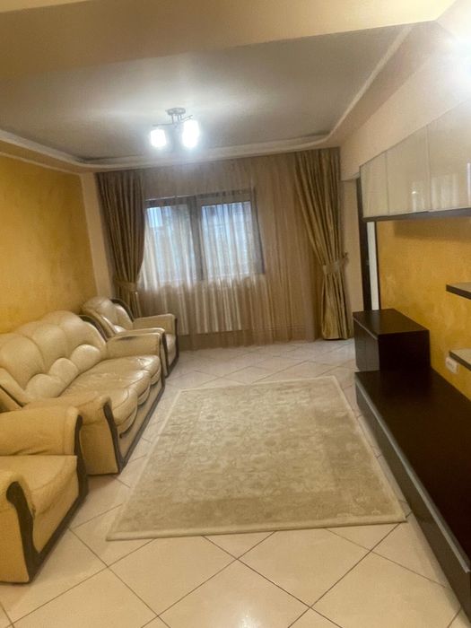 Inchiriez apartament cu 4 camere