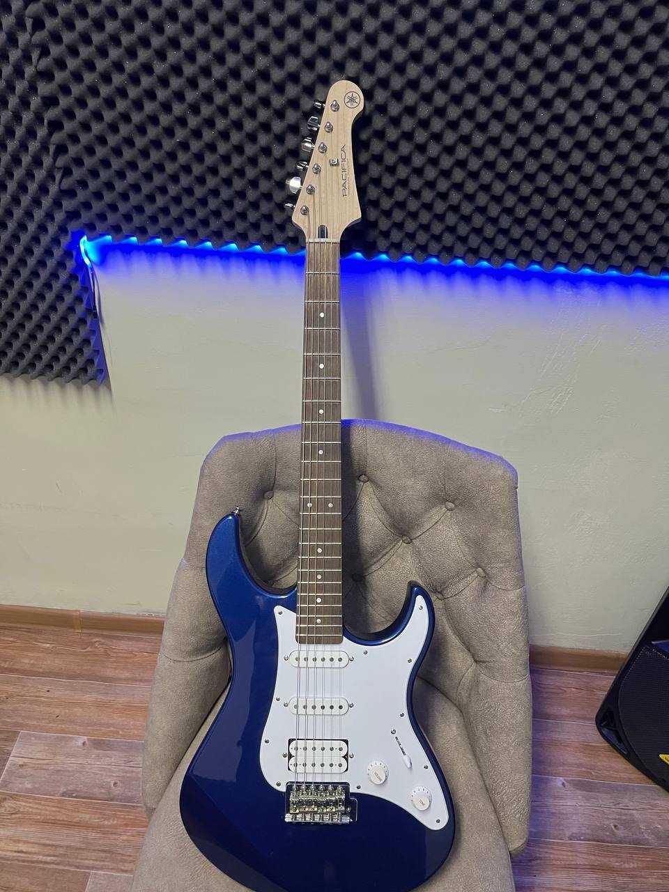 Электрогитара YAMAHA Pacifica 012 Blue