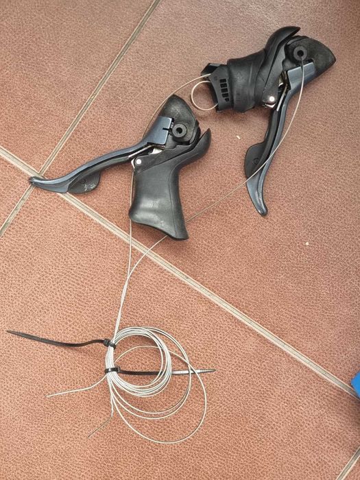 Vând ergopower manete schimbător frână Shimano Claris 2x8