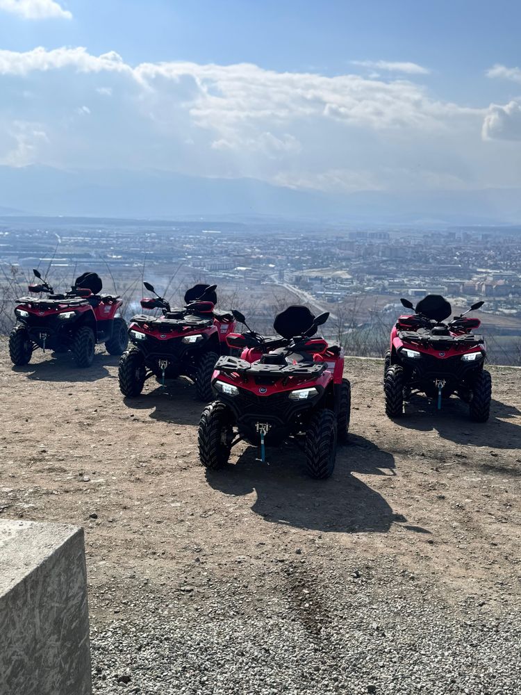 Inchiriez ATV-uri -motoare excursi montane si plimbari in natura