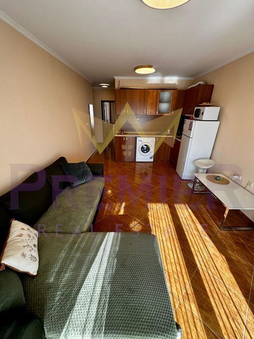 Продава се Двустаен апартамент в Свети Влас - 61 кв.м за 1556 €/кв.м - Снимка #1