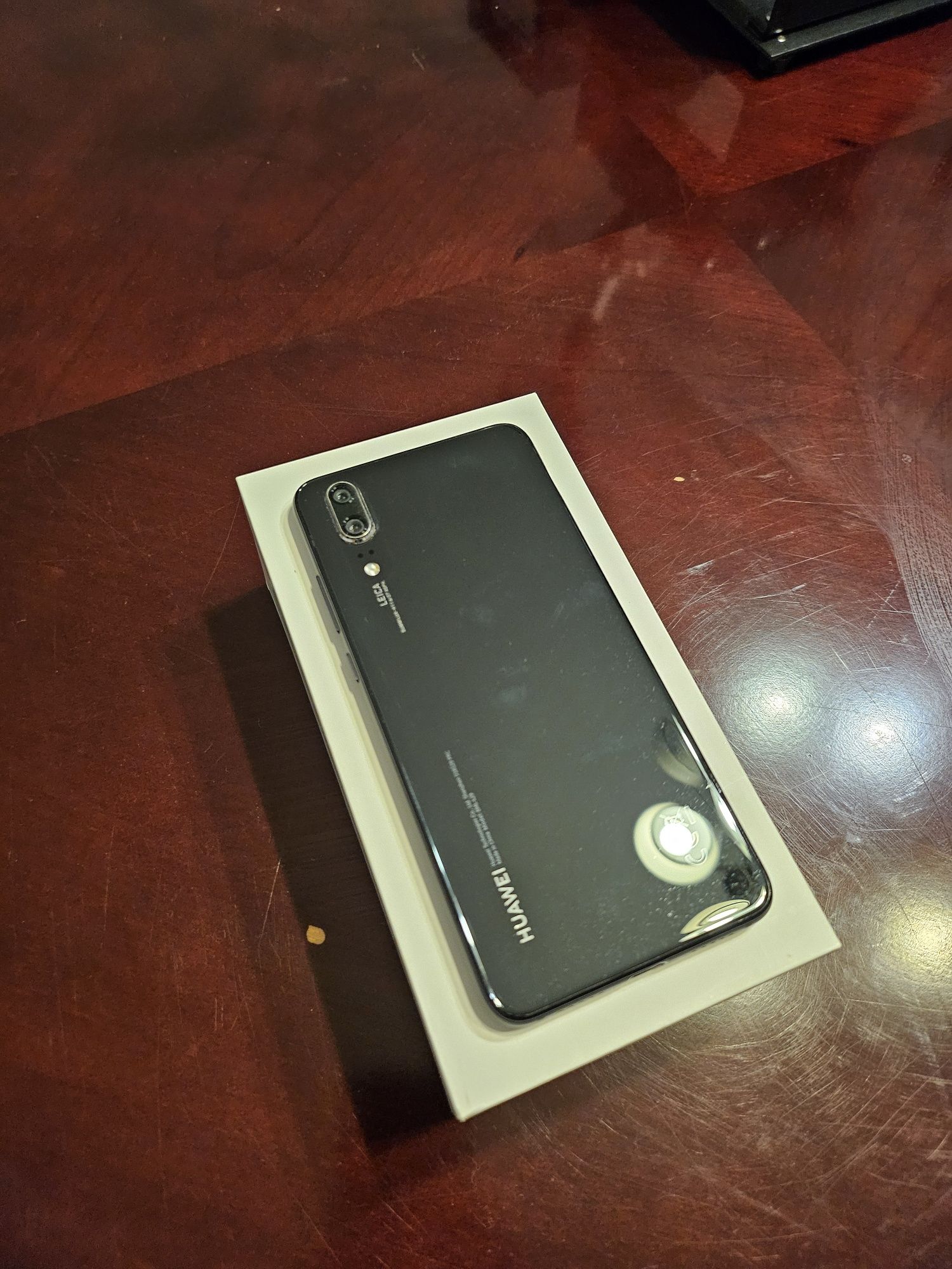 Продам Huawei p20
