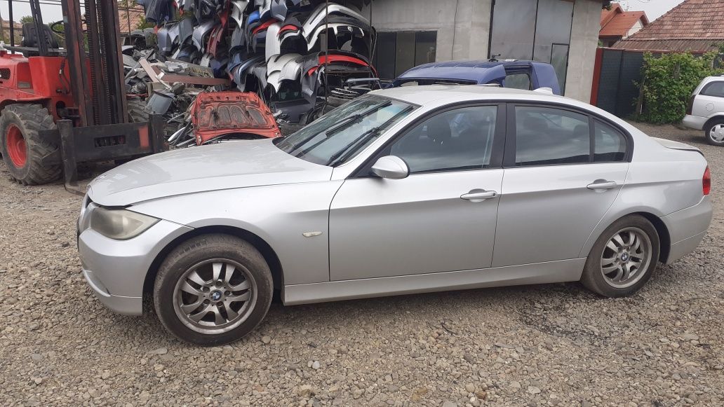 Dezmembrez Piese Bmw 320 E90 E91 din 2007