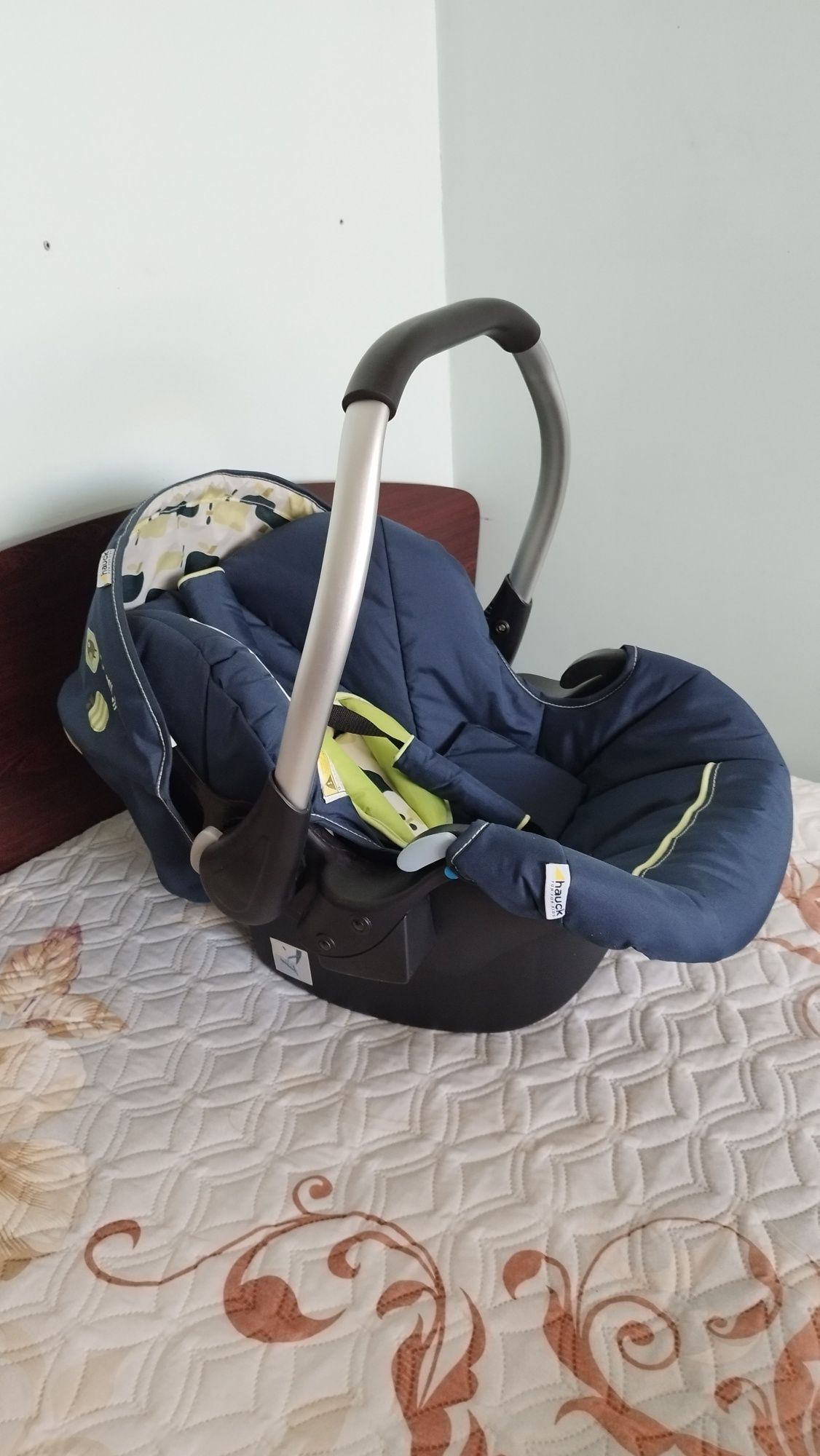 Подарък бебешка гимнастика с Бебешка количка HAUCK Malibu XL