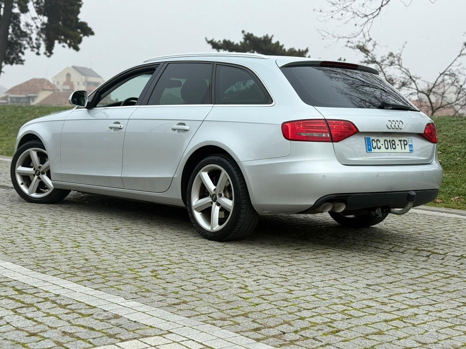 Audi A4 B8  2.0 143 ch