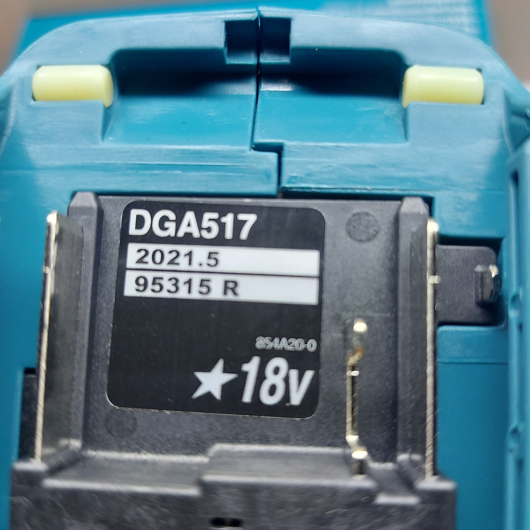 Топ модел безчетков ъглошлайф Makita DGA517Z