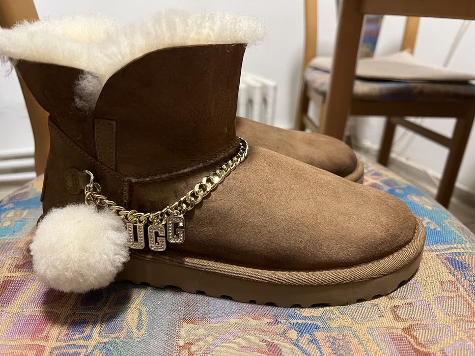 Cizme UGG, impecabile
