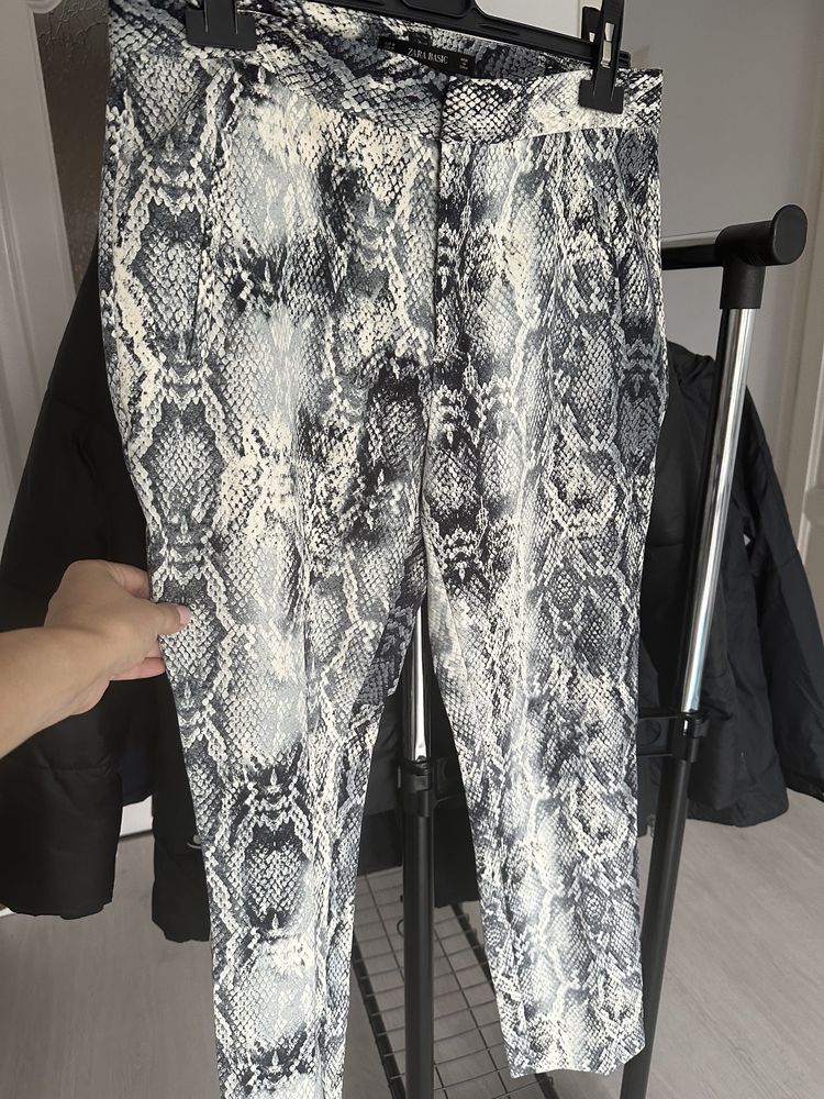 Pantaloni zara marimea M