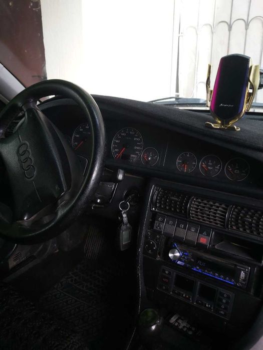 Продается Машина  Audi 100 универсал