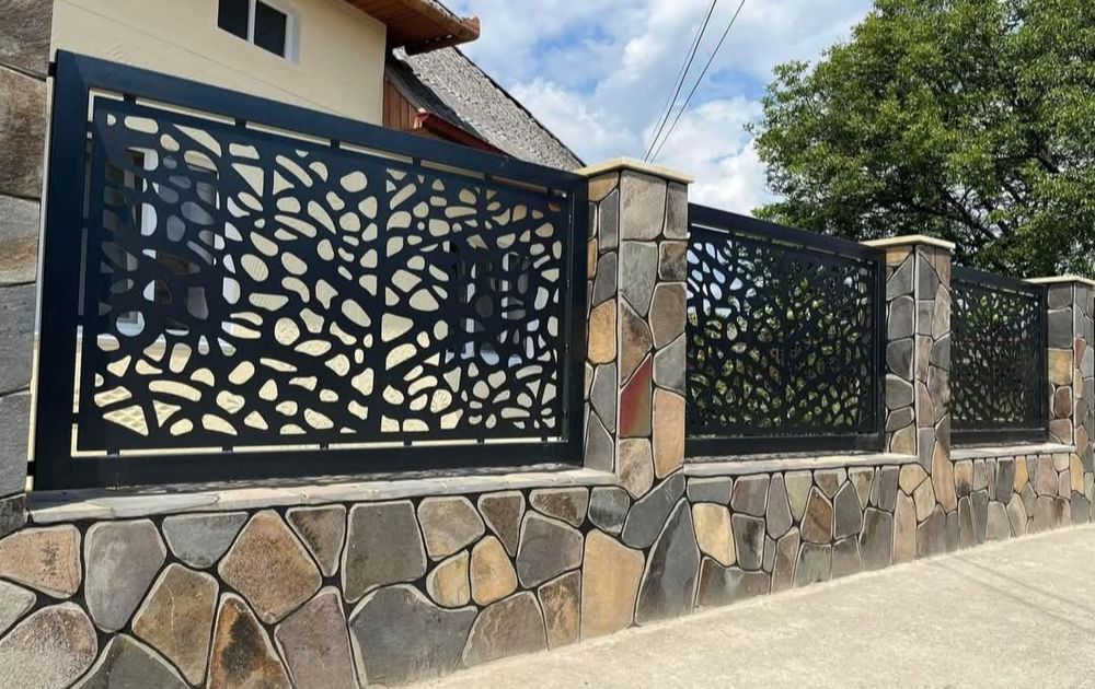 Porti garduri și balustrade