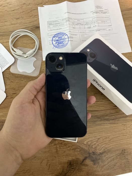 Продам Айфон 13 в идеальном состояние