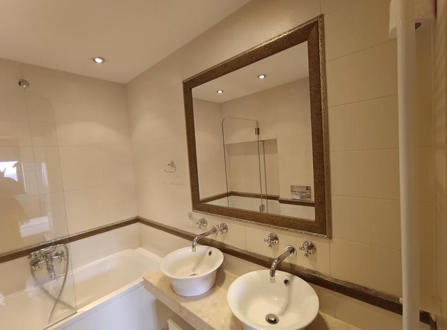 Дава се под наем Тристаен апартамент в София, Оборище - 105 кв.м за 700 € - Снимка #6