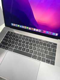 MacBook pro 15, i7, 16gb ddr4, 512gb